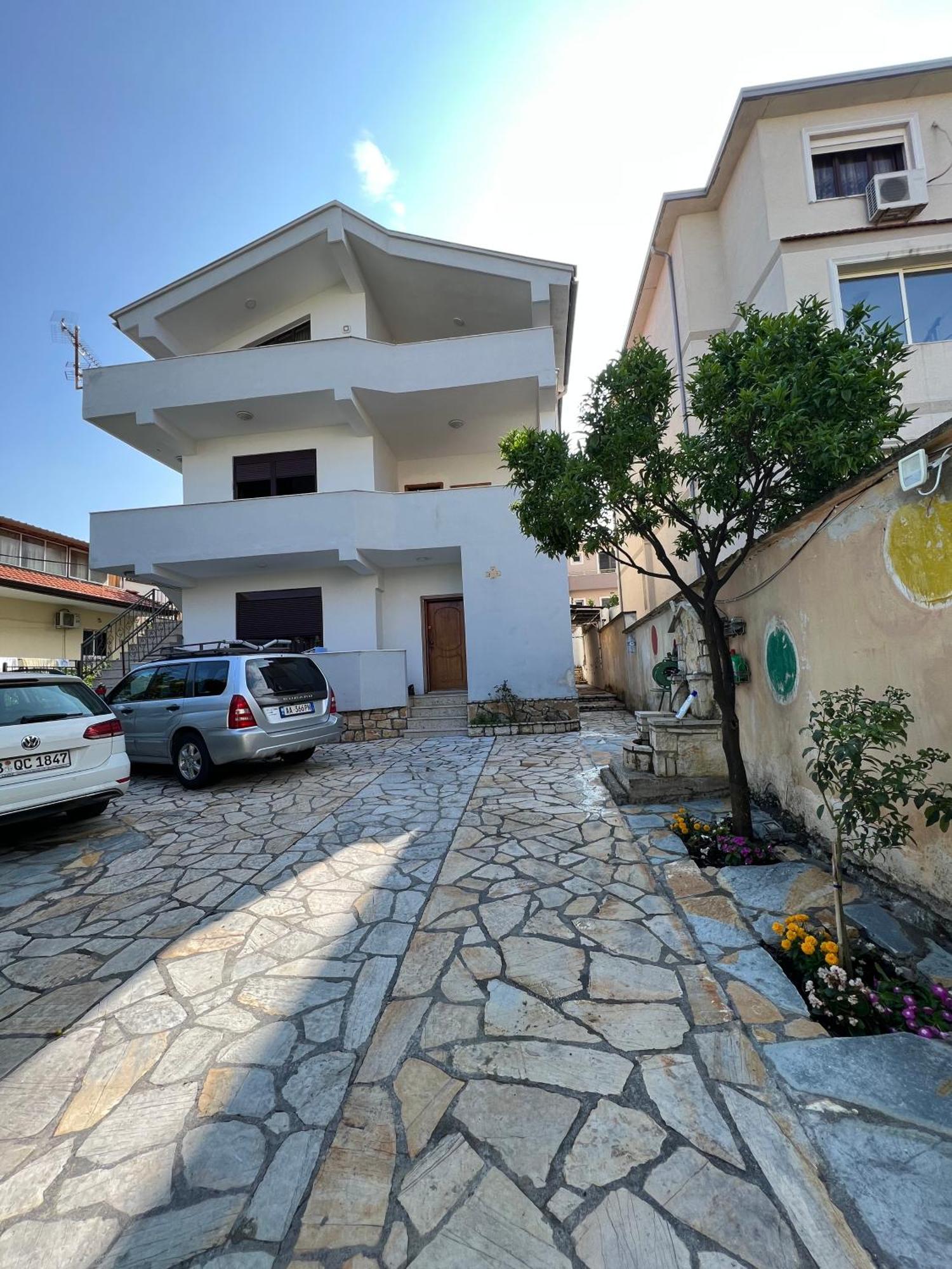 Villa Sokoli, Enjoy Sunset At This Spacious Apartment Τίρανα Εξωτερικό φωτογραφία
